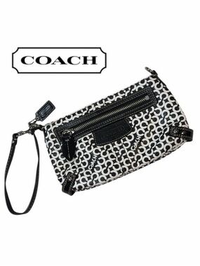 Coach Penelope Signature Op Art Black/White‎ Wristlet